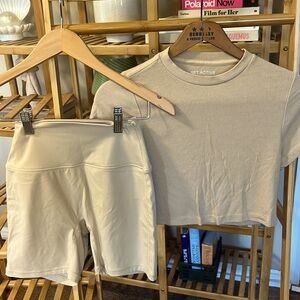 Set active sportbody biker shorts and baby tee